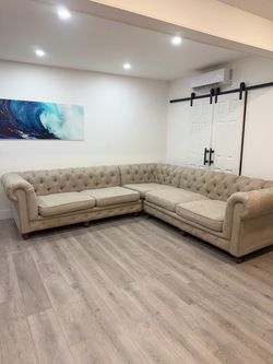 RESTORATION HARDWARE SECTIONAL BEIGE GOOD CONDITION