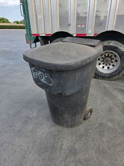Vintage Turn Key Trash Can