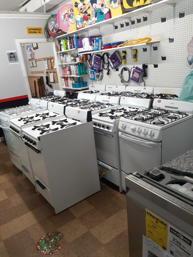 Used Excellent Condition Hotpoint Or Brown Or Magic Chef Gas Stove 20inches Or 24inches  Starting At $225 & Up 