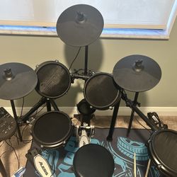Alesis Nitro Mesh Drum Set