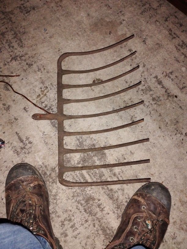 9 Prongs Pitchfork 1899