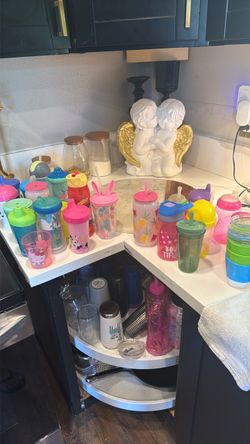 Kids cups random