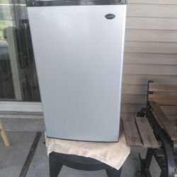 Mini Refrigerator 