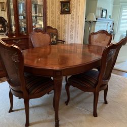 Thomasville Dining Room Set Hutch Table Buffet Chairs