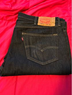 Men’s black 501s
