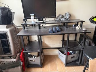 Tiered desk