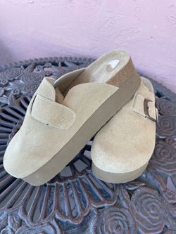 Cushionaire Clogs Granola Size 7.5