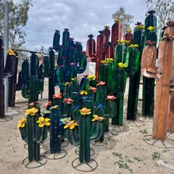 Metal Yard Art, Wind Spinners & POTTERY 🌴 🪷 