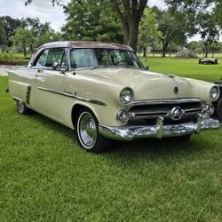 1952 Ford Crestline