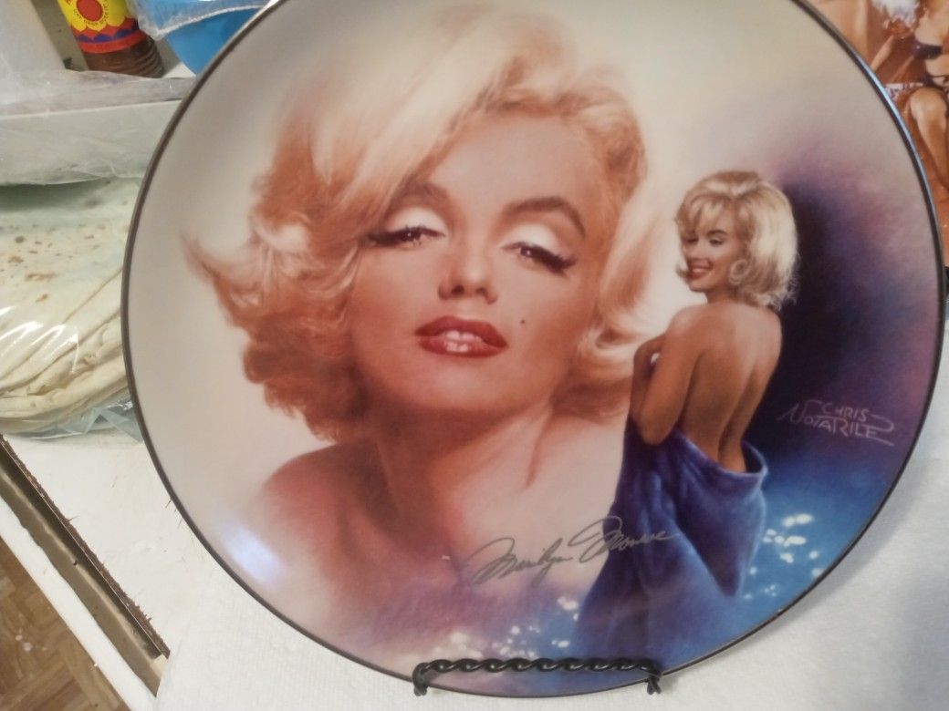 Marylin monroe plates ....