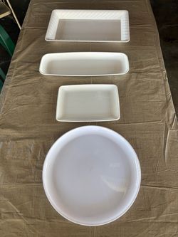 4 Plastic Trays