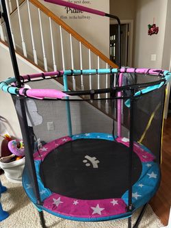 Kids Mini Trampoline with Safety Net and Handle Bar