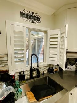 Custom Basswood Plantation Shutters & Expert Installation - Real Wood Interior Window Coverings (Persianas de Madera Estilo Plantacion)