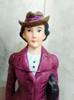 Vintage 1980 Avon Lady Porcelain Figurine - Limited Edition