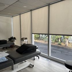 ROLLER SHADES CUZTOM!!