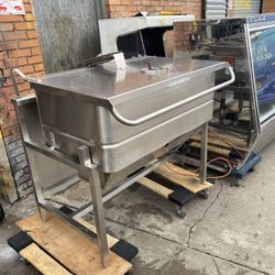 40 gal Tilted skillet / brasier 