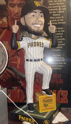 LIFE SIZE BOBBLE HEAD OF FERNANDO TATIS JR. MLB LICENSED🔥