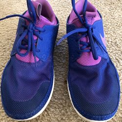 Size 8 Nike Sneakers