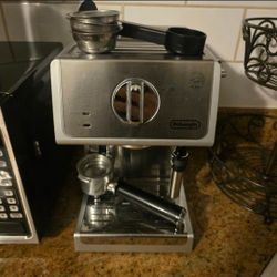 Delonghi Expresoo Machine 