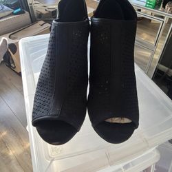 Gianna Bernini Memory Foam Black Heels Size 9.5