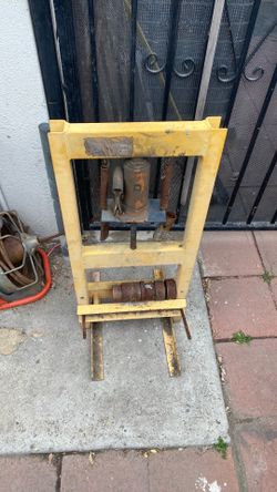 Bearing press machine