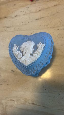 Blue Cameo Heart-Shaped Trinket Box