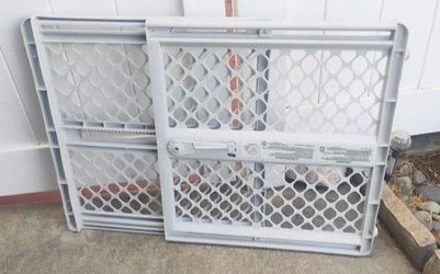 Pet Gate Excellent Condition