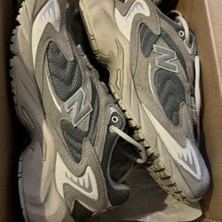 Size 9 New Balance 725