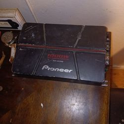 Pioneer 1,000 Watt Amp
