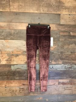 Lululemon Wunder Lounge HR Tight 28” size 8