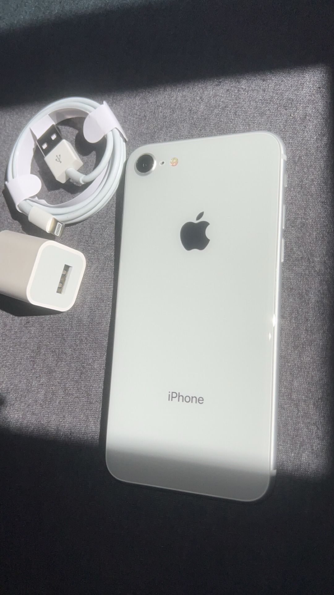 iPhone 8 White