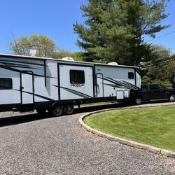 43” Toy hauler 2020 Possible Truck Sale Also