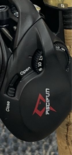 Left handed take 50$ use it one time put up and never used ever