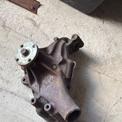 69-71 Small Block Water Pump 