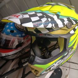 Bell Moto-9 Flex Tagger Mayhem helmet. 