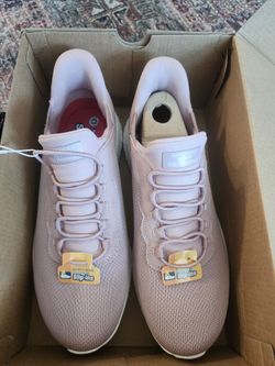 Women's NEW Skechers shoes 9W