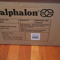 Brand New 10 Piece Calphalon Set