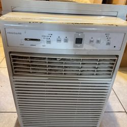 Frigidaire 10,000 BTU Air Conditioner 