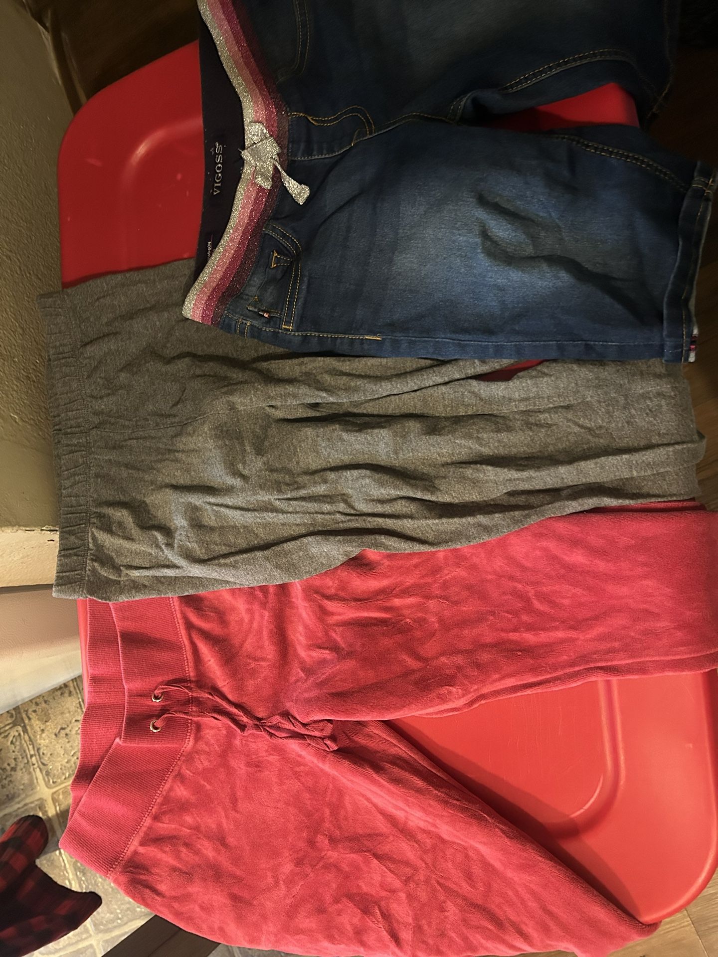 lot of 70 pieces of girls' clothing