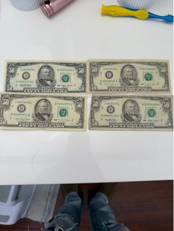 4 de 50-dollar bills