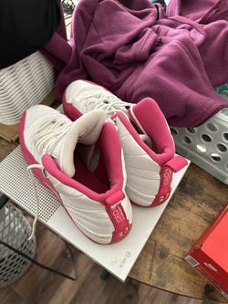 Jordan 12s Size 9 vivid pink