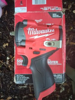 Milwaukee m12 fuel torque wrench impact wrench stubby 3/8"