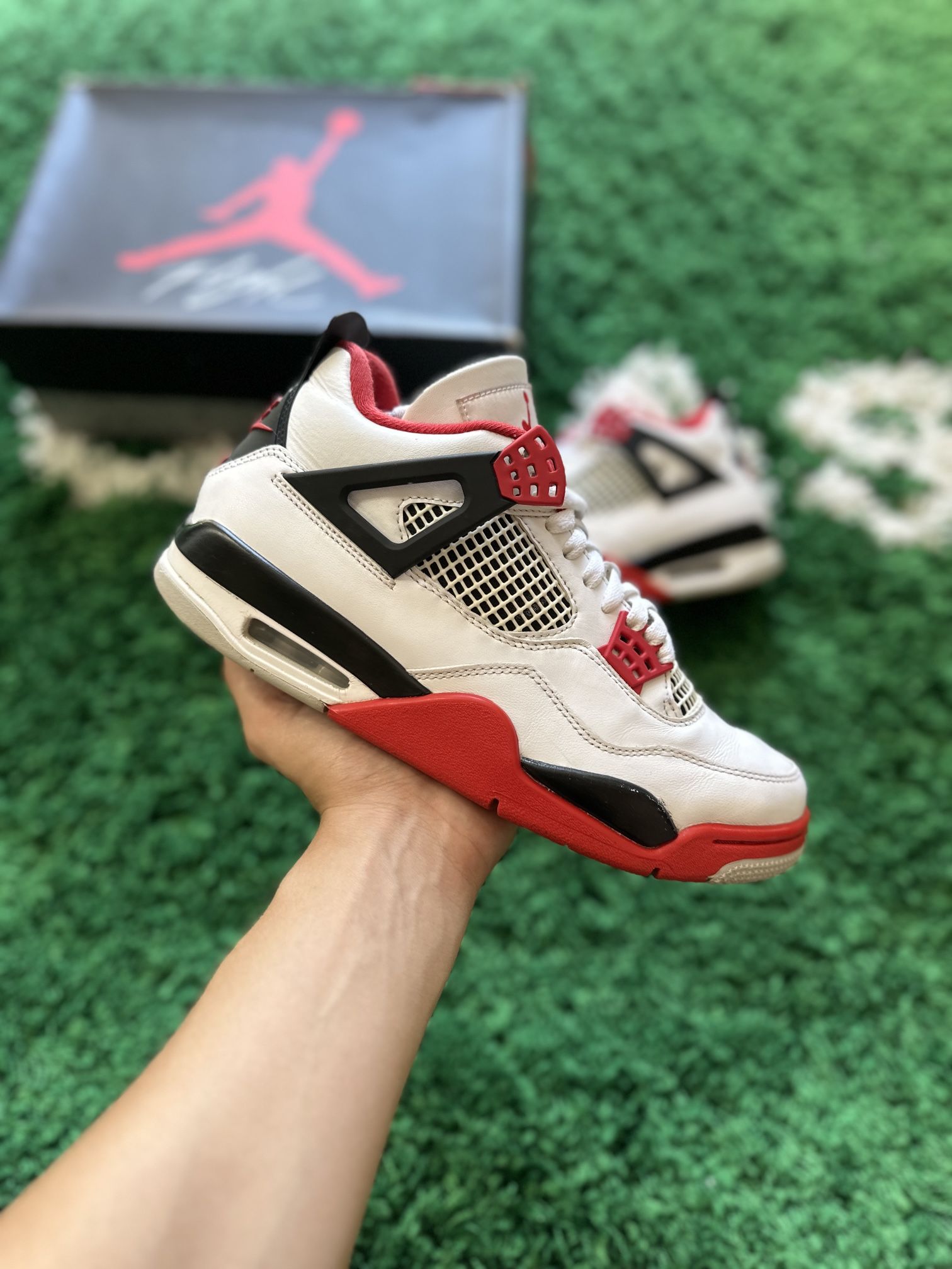 Jordan 4 Fire Red