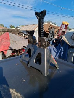 Pittsburgh 3 ton ratcheting jack stands