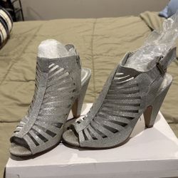$10 Glittery Heels Size 9