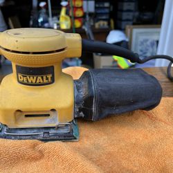 Dewalt Palm Sander
