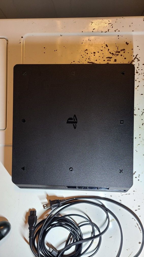 PS4 Slim