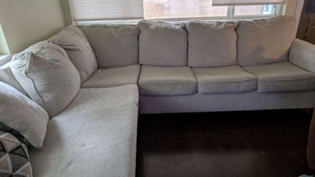 Couch sectional off white