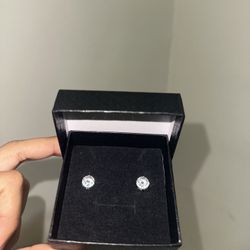 925Silver Moissanite Earrings Round for Men’s Brand new Come With Card Can Be Tested 