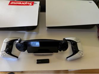 Two PS5 / Portal w/ charging stand / 1T SSD